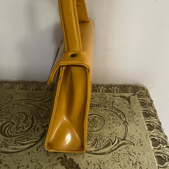 AUTHENTIC RETRO STYLE PURSE. - Picture 3 of 4